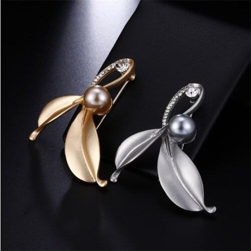 New Arrival Trendy Leaf Brooches For Women Rhinestone Pearl Alloy Brooch Jewelry Gift Plant Pin Costume Accessories