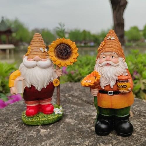1pc Dwarfs Ornament Garden Resin Statue Outdoor Gnomes Figurine Home Sculpture Decoration 2021 Hot Sale Bee Festival Gift Crafts