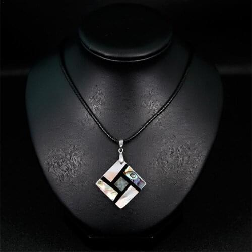 Colored Natural Shell Pendant Necklace Fashion Simple Square Shell Crackle Pendant Necklace Jewelry Hot Sale