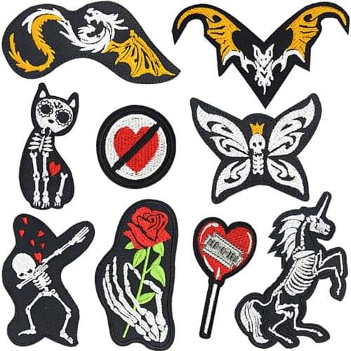 1Pcs Punk Skull Patches Badges Stirpes for Clothes Embroidered Badges Iron on Stickers for Jacket Jeans Decoration DIY Applique