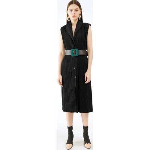 2020 autumn winter Miyake pleated Sleeveless jacket plus size women Korean style waistcoat loose long pleated Veats padded coats