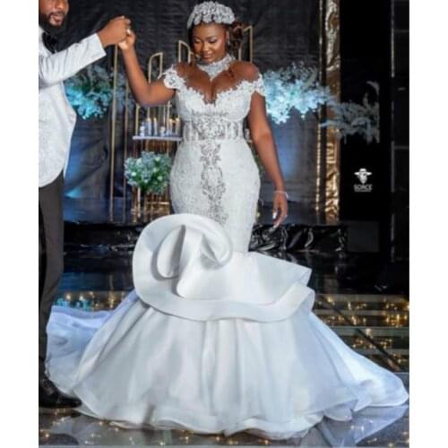 Plus Size Arabic Sexy Crystals Lace Wedding Dresses Mermaid Cap Sleeves Bridal Dresses Vintage Wedding Gowns