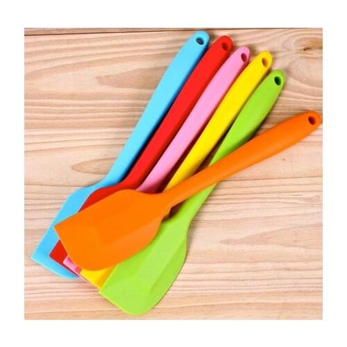 2019 Silicone Scraper Cream Cake Spatula Mixing Batter Scraper Brush Butter Mixer Cake Brushes Baking Kitchenware Hot Sale Good