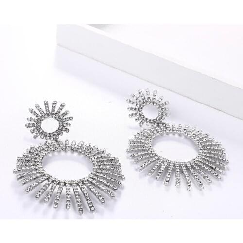Hot Style Womens Exaggerated Hollow Long Drop Earring for Women Chunky Crystal Zircon Pendant Statement Earrings Jewelry