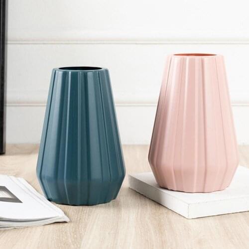 Flower Vase Eco-friendly Large Capacity Plastic Adorable Floral Vase Bottle Creative Furnishing Decoration Flower Arrangement