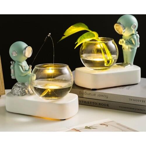 Resin Diver Hydroponics Modern Creative Design Style Interior Decoration Accessories Decoration Green Plant Desktop Vase Gift