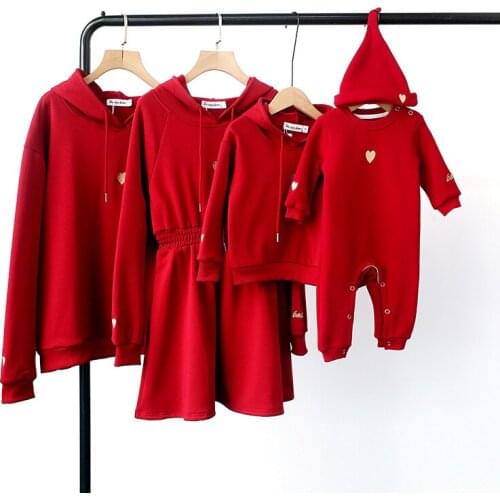New Year Red Family Matching Outfits Sweatshirt Mommy And Me Hoodies Dress Baby Bodysuits With Hat Mother Father Daughter Son
