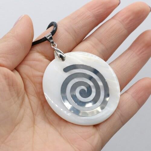 Natural Shell Necklace With Round Pendant Leather Cord 2MM Charms For Elegant Women Love Romantic Gift