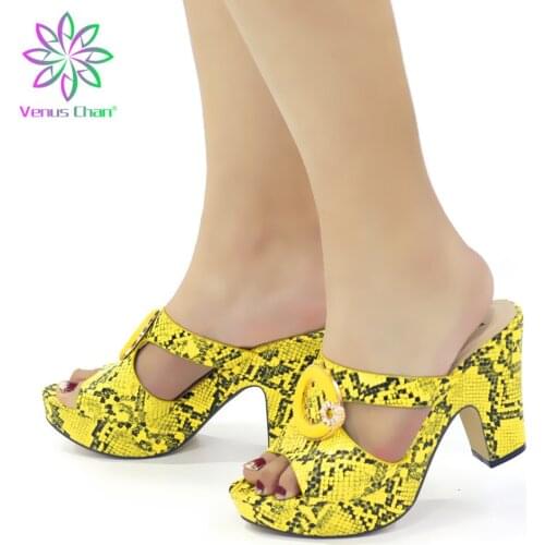 Latest Designer Shoes Women Luxury 2020 African Wedding Shoes and Bag Set Decorated with Rhinestone Ladies Sandals with Heels