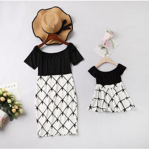 Family Matching Clothes Summer Short Sleeve Stripe Long Dress Mommy And Me Match Outfits Lace-Up Dresses For Mother Kids Clothes