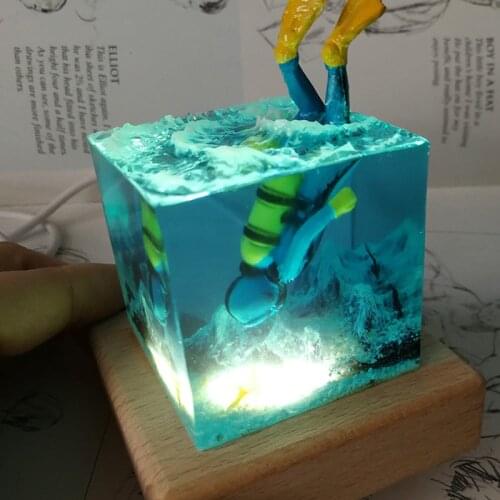 Handicraft Resin Wenchuang products creative gifts marine ornaments sea Diver fish tank night light