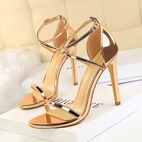 2021 Sexy Cross-Strap Buckle Womens Party Sandals Summer Solid Patent Leather Open Toe Concise 11cm High Heels Shoes Woman