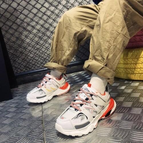 2020 New Hot Mens Shoes New Retro Thick-soled Old Shoes Super Hot Comfortable Breathable Shoes for Men and Women Casual Shoes