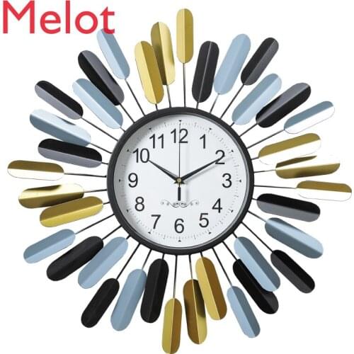 Light Luxury Restaurant Large Wall Clock Minimalist Creative Clock Wall Home Living Room Punch-Free Clock