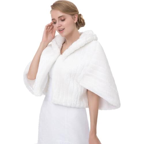 Wowbridal 2021 Graceful White Wedding Wrap bolero Submissive Faux Fur Cape Crystal Beaded Turndown Shawl Bridal Accessories Coat