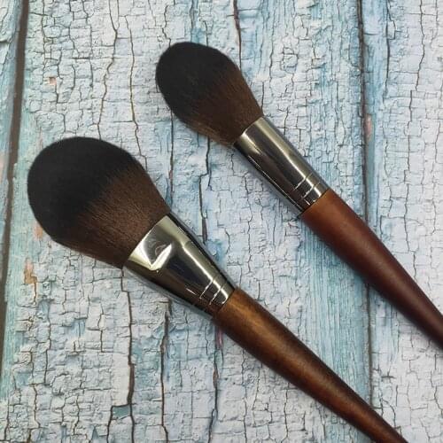 2Pcs Soft Facial Makeup Brush Set High Quality Retro Wooden Handle Blush Brush Foundation Art Brush Makeup Artist Makeup Tools