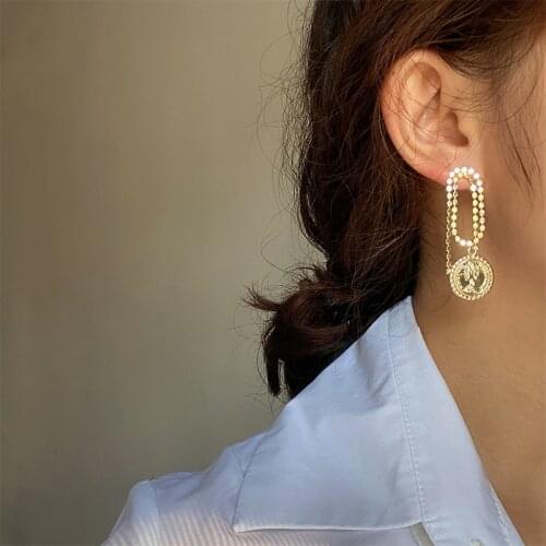 Baroque Gold Color Beads Head Portrait Tassel Earrings for Women Alloy Oversize Round Pearl Asymmetric Drop Earrings Brincos