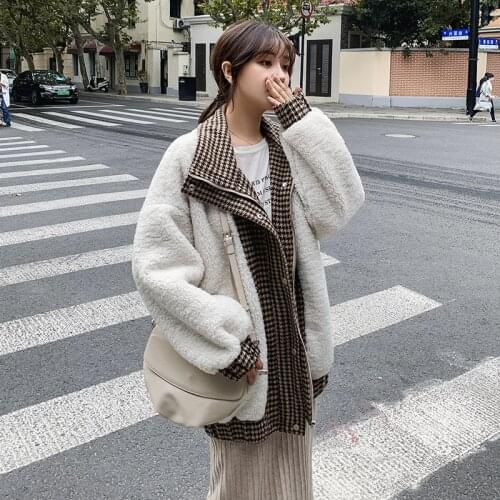 2020 Winter Woman Turn Down Collar Long-sleeved Cashmere Loose Splicing Plaid Minimalist Cardigan Top Lambfur Coat C622