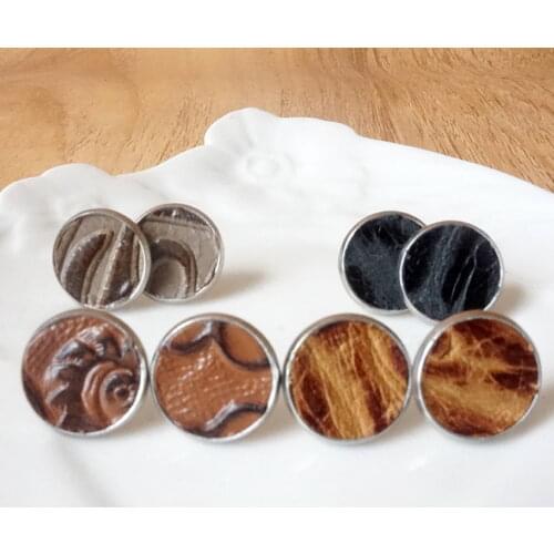 Vintage Coining Flower Genuine Cowhide Leather Disc Earrings for Women Unique Round Shape Textured Leather Jewelry Accessories