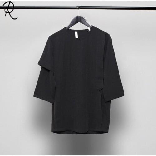 Short-sleeved t-shirt with irregular stitching zipper design