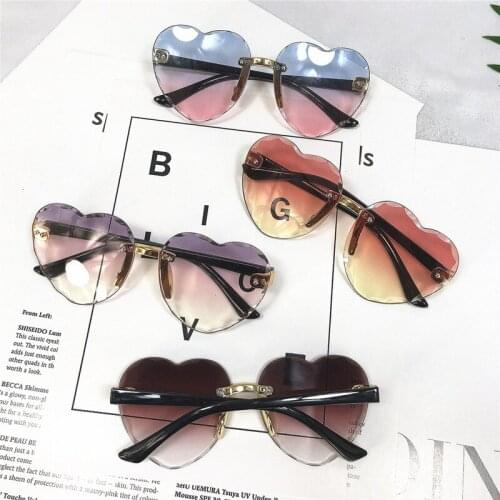 2021 Fashion Kids Baby Heart Shape Frame Sunglasses New Summer Sweet UV Protection Eyeglasses Sun Glass for Children Boys Girls