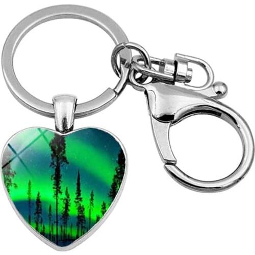 WG1pc Arctic Aurora Heart Shaped Cabochon Glass Keychain Pendant Fashion Metal Keyring For Trinket Mens Car Key Ring Key Chain