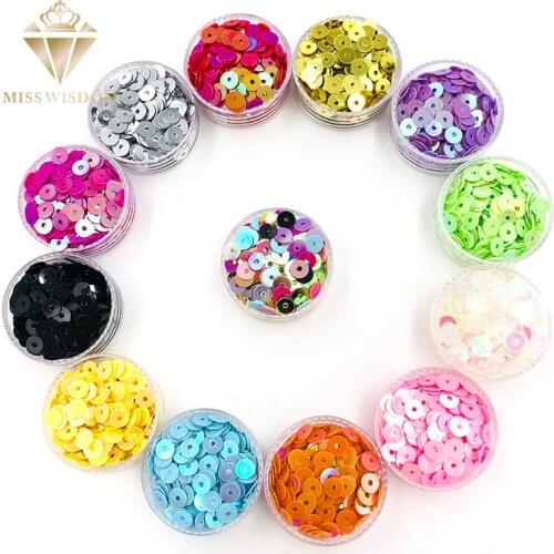 NEW wholesale 10g/250g/500g 4mm PVC Round shape Flat sequins with hole sew on crafts accessories diy garment/weeding dress