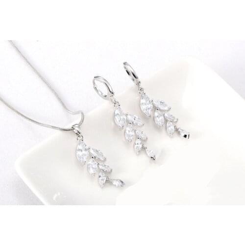 Bettyue Simplicity Style Leaves Shape Elegant Jewellry Sets Zirconia Earring Necklace For Women Party Charming Dress Up
