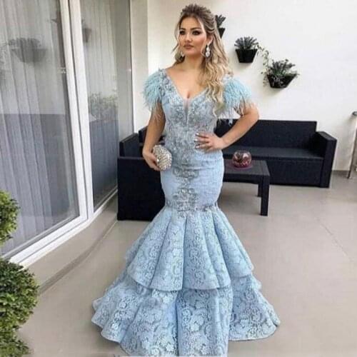 Sky Blue Sheer V Neck Mermaid Prom Dresses Feather Cap Sleeve Lace Tiered Evening Gowns Saudi Arabia Floor Length Robe De Soiree