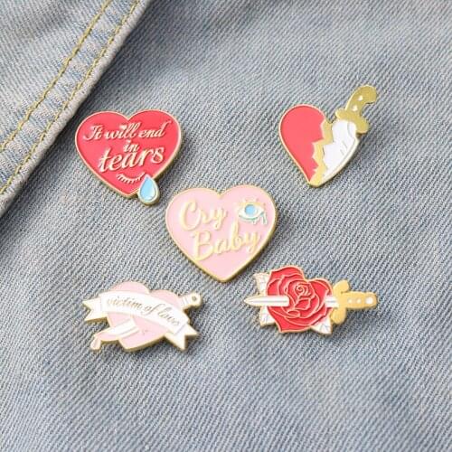 Pink Heart Broken Enamel Pins Lost Love Knife Brooches Backpacks Clothes Lapel Pin Badge Jewelry Gifts for Friends Wholesale
