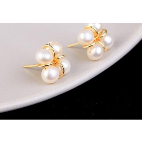 Natural Freshwater Pearl Stud Earring Pearl Flower Simple Design Earrings Fashion Jewelry for Women Wedding Party Pageant Gifts