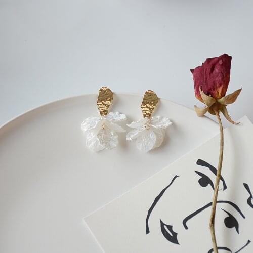 New Design Fashion Jewelery Acrylic Metal Flower Exquisite Long Earrings for Woman Holiday Party Elegant Earring