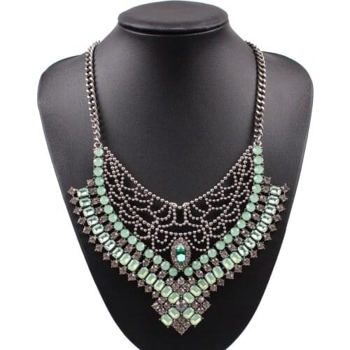 New Arrival Design Fashion Pendant Necklace Big Chunky Statement Crystal Acrylic Chain Necklace Jewelry for Women Wholesale