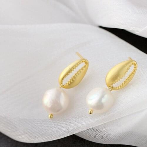 Handmade Creative 18K Gold Plated Trendy Natural Baroque Freshwater Pearl Retro Style Conch Mouth 925 Sterling Silver Earring