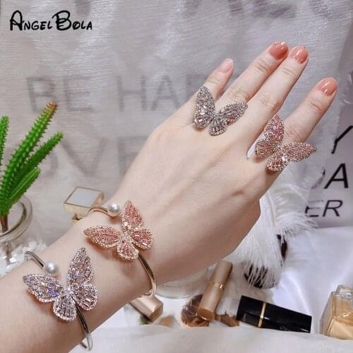 Fashion New Womens Open Bracelet Sweet and Elegant Butterfly Pearl Square Zircon Cuff Bracelet Womens Clothing Jewelry Gift
