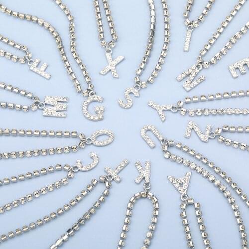 Fashion Simple Metal Acrylic 26 Letter Pendant Womens Fashion Popular Necklace Banquet Jewelry Sweater Chain