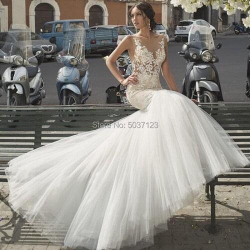 Mermaid Wedding Dresses Scoop Lace Appliques Button Illusion Bridal Wedding Gown Robe De Mariée Vestido De Noiva Court Train