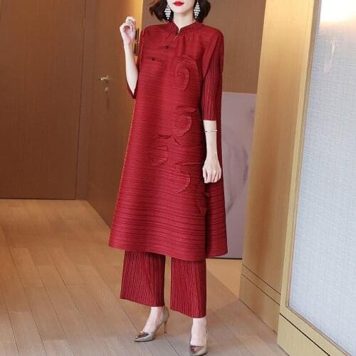 2021 early autumn new womens red dress two-piece suit Miyak fold Fashion plus size loose party suit Three Quarter Long T-shirt