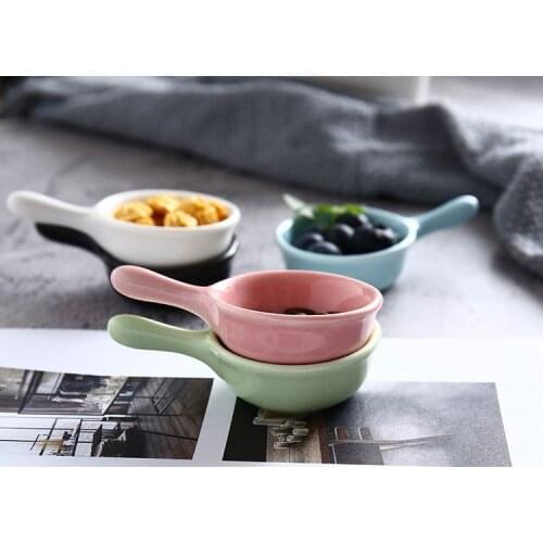 1PC 40ml Ceramics Sauce Dish With Handle Saucer Tableware Creative Seasoning Dishes Small Plate Vinegar Sauce Gravy Boats MF 030