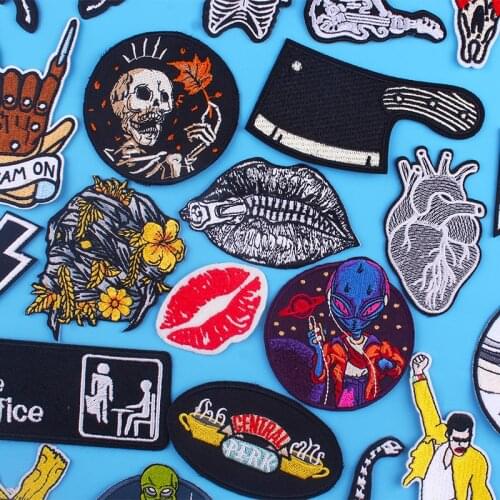 Fashion Alien Punk Skull Patches Badges Stripes Iron on Pacthes for Clothes Jacket Jeans Embroidered Sewing Applique DIY Sticker