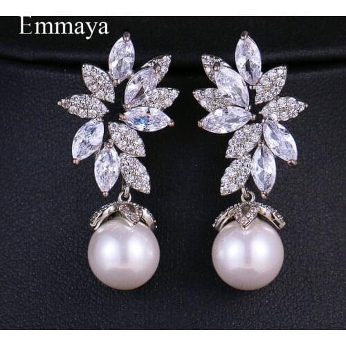 Emmaya New Elegant Style Leaves Shape With Pure Pearl Earring Symmetrical Decoration In Wedding Party Women Fashion Jewelry