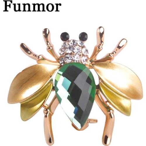 Irregular Green Fly Mosquitoes Brooch Gun Black Plated Crystal Insects Brooches For Woman Shirt Collar Suits Corsages Jewelry