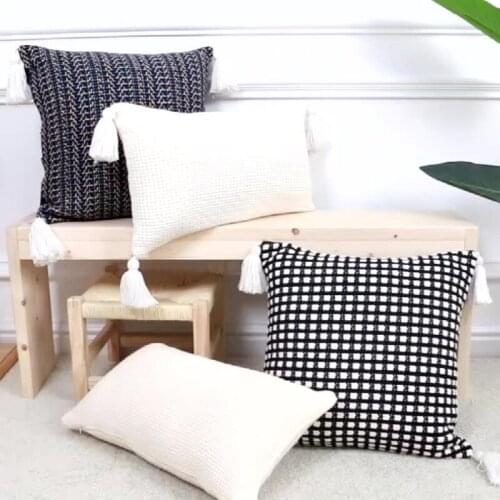 Blackwhite Small Lattice Pillowcase Jacquard Four-corner Tassel Pillowcase 45x45cm Pillow Cover for Sofa Bed Chair Home Decor