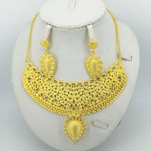 African jewelry selling charm women necklace earrings Dubai gold jewelry for womens wedding bride set travel set
