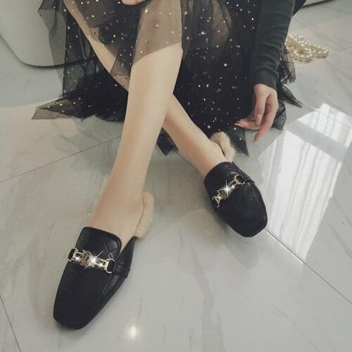 Fashion Rhinestone Brand Design Women Flat Leather Slippers Squared Toes Slip on Ladies Slipper Warm Slides Fur Ladies Shoes