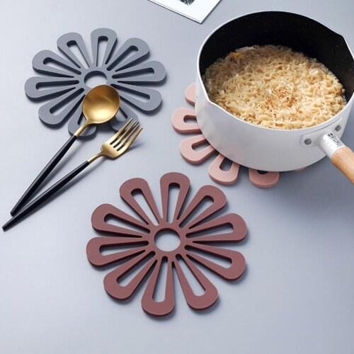 Placemats Coaster Hollow out Design Heat-resistant Exquisite Flower Shape Bowl Mats Table Mat Cup Coaster for Tabletop