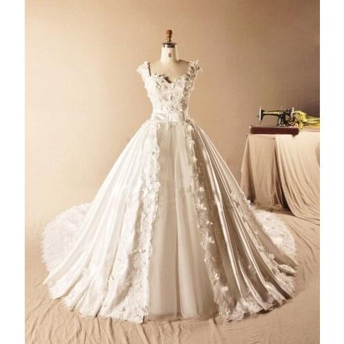 Vestido de noiva 2018 Luxurious Appliqued Radiant Vintage A-Line Tiered Royal Train bridal gown mother of the bride dresses