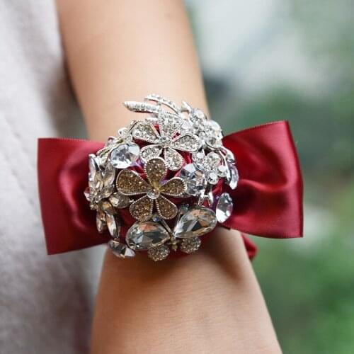 5pcs/lot Creative Rhinestone Wrist Flower Bridesmaid Sisters Hand Flowers Artificial Bride Flowers Wedding Doration Flower