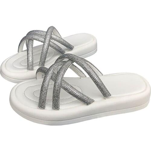 Diamond flip-flops for women wearing soft soles for summer Europe Station fashion thick soles with web celebrity cross slippers