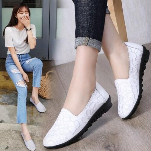 2021 Genuine Leather Casual Womens Shoes Middle-Aged and Elderly Mom Shoes Flat White Shoes Casual Fashion Sneakers